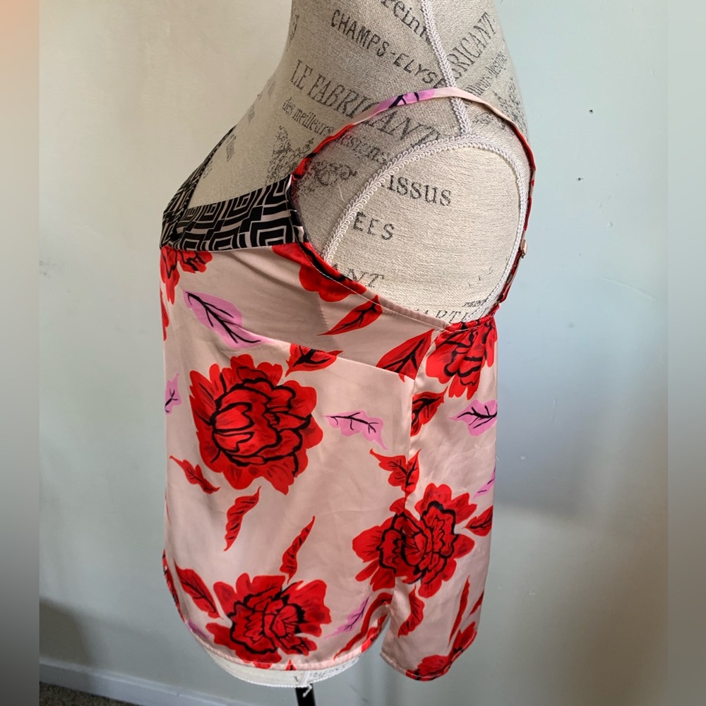 ▶️ Nema Satin Tank Top Womens M Floral Peony Print Cami Y2K Resort Pink EUC - Picture 11 of 12